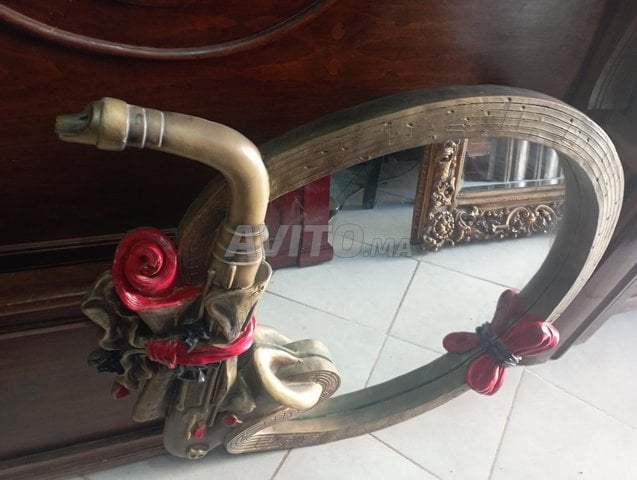 طاولة مع مرآة أنتيك أصلية