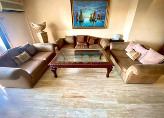 Salon en Daim et Cuir avec Détails Sculptés