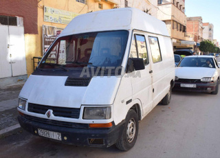 Renault fourgon TBX305 MODEL 1990 DIESEL 