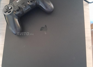 ps4 slim très bon état comme neuf 