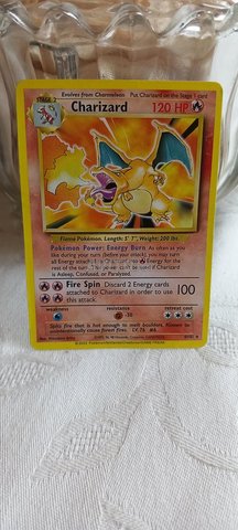 Carte pokémon charizard original