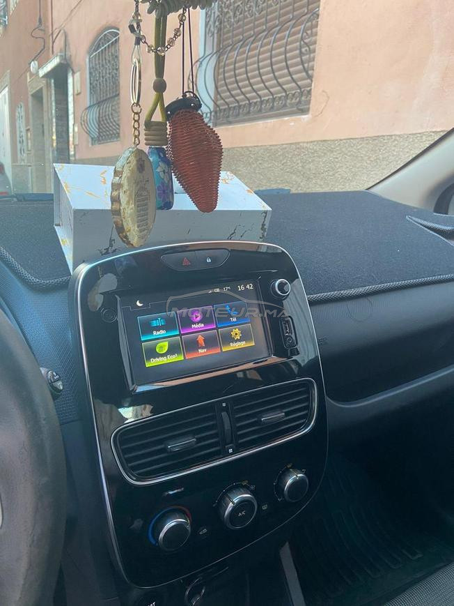 Renault Clio Essence Manuelle 2017 à Marrakech