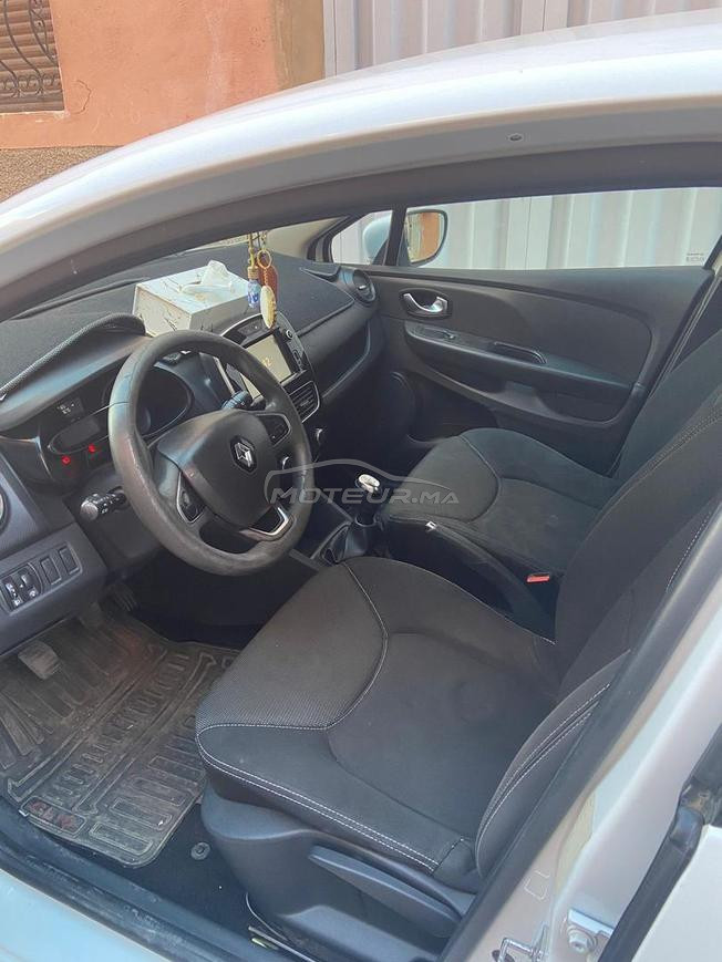 Renault Clio Essence Manuelle 2017 à Marrakech