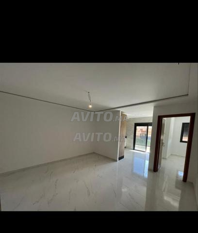 شقة مع شرفة في مبنى مزود بمصعد. دعم من الدولة