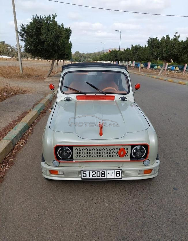 Renault R4 Essence Manuelle 2016 à Casablanca