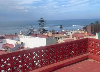 Très grande villa de 378 m² sur plage harhoura