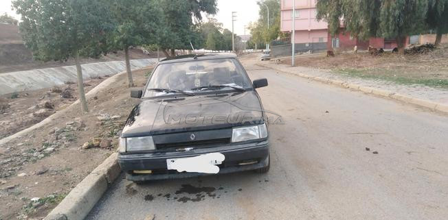 سيارة رونو 9