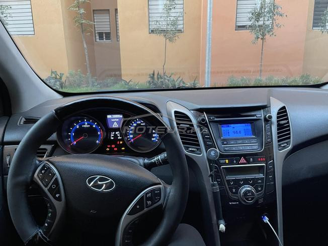 Hyundai i30 2015 excellent état.