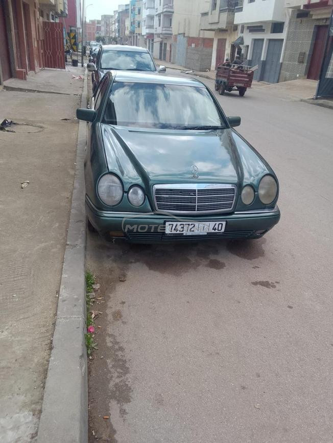 Mercedes-Benz 220 Diesel Manuelle 1996 à Asilah