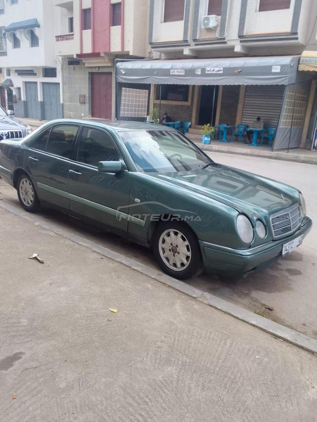 Mercedes-Benz 220 Diesel Manuelle 1996 à Asilah