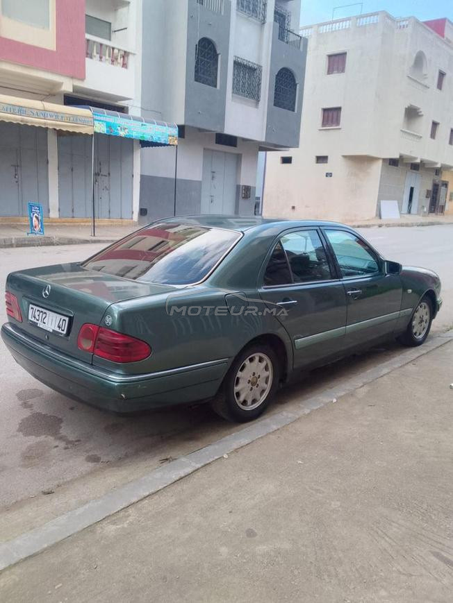 Mercedes-Benz 220 Diesel Manuelle 1996 à Asilah