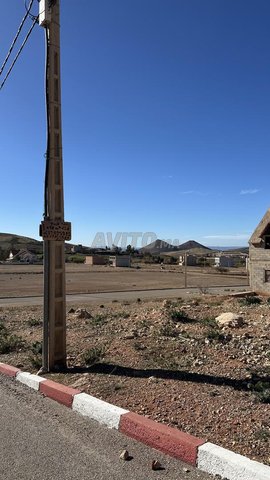 ارض للبيع 258م . محفضة و لها واجهتين  