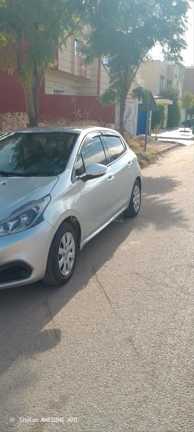 Peugeot 208 Diesel Manuelle 2016 à Meknès