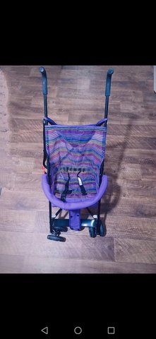 poussette comme neuf pour les bébé couleur mixte 