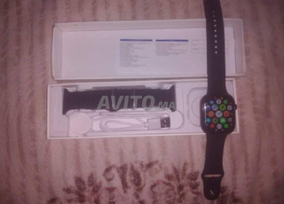 smartwatch a vendre ساعة ذكية للبيع الثمن 140 dh