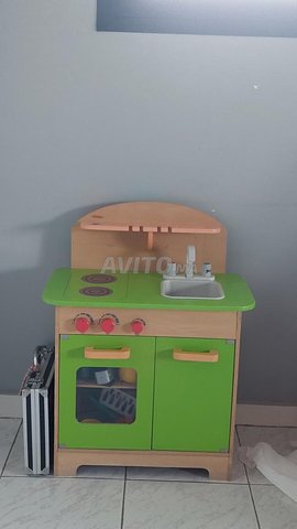 Cuisine enfant avec dinette