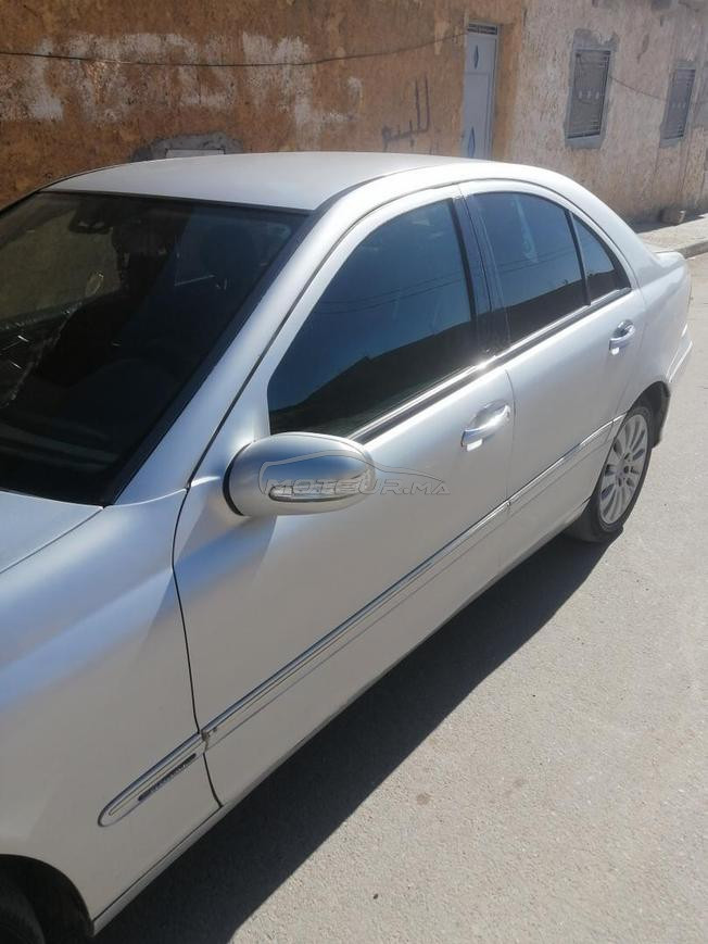 Mercedes-Benz 220 Diesel Manuelle 2000 à Oued Zem