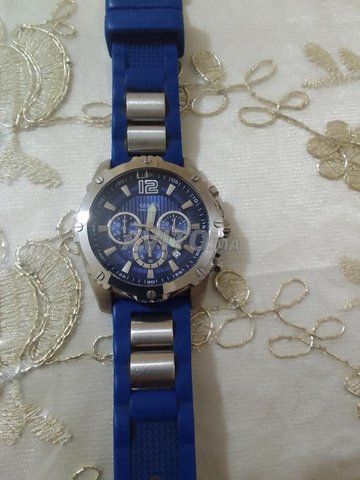 ساعة من نوع guess  من امريكا