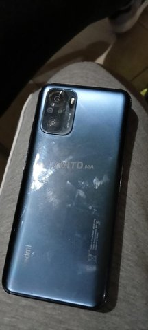 redmi note 10 للبيع باقي نقي 