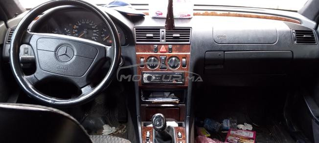 Mercedes-Benz 220 Diesel Manuelle 1996 à Rabat