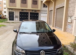 Volkswagen Polo Essence Manuelle 2010 à Tanger