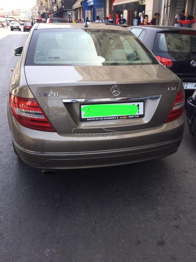 Mercedes-Benz 220 Diesel Automatique 2010 à Tanger