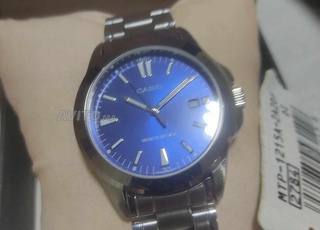 Montre Casio authentique  neuf