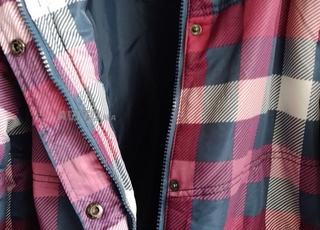 Doudoune courte capuchon taille 38/40