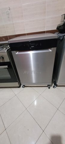 Lave vaisselle  WHIRLPOOL neuf