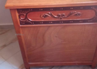 3 coins et 4 petites tables