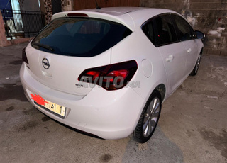 Opel Astra Diesel Manuelle 2012 à Safi