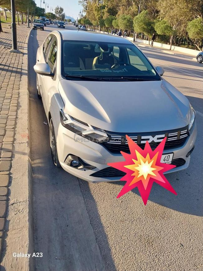Dacia Logan tout option 11/2023 à Tanger 14000 km