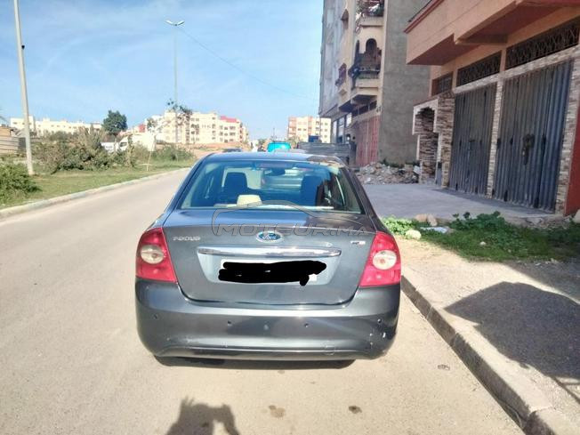 ford focus ghia berline 2010 
