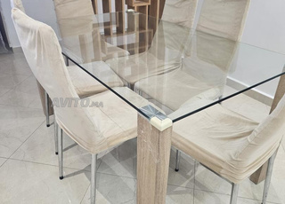 Table à manger en verre trompé 6 chaises 3500 dh