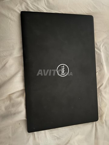 PC Portable Dell Latitude 3520