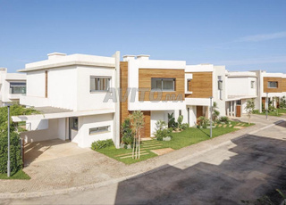 Villa luxueuse résidence fermée à Ain Diab 