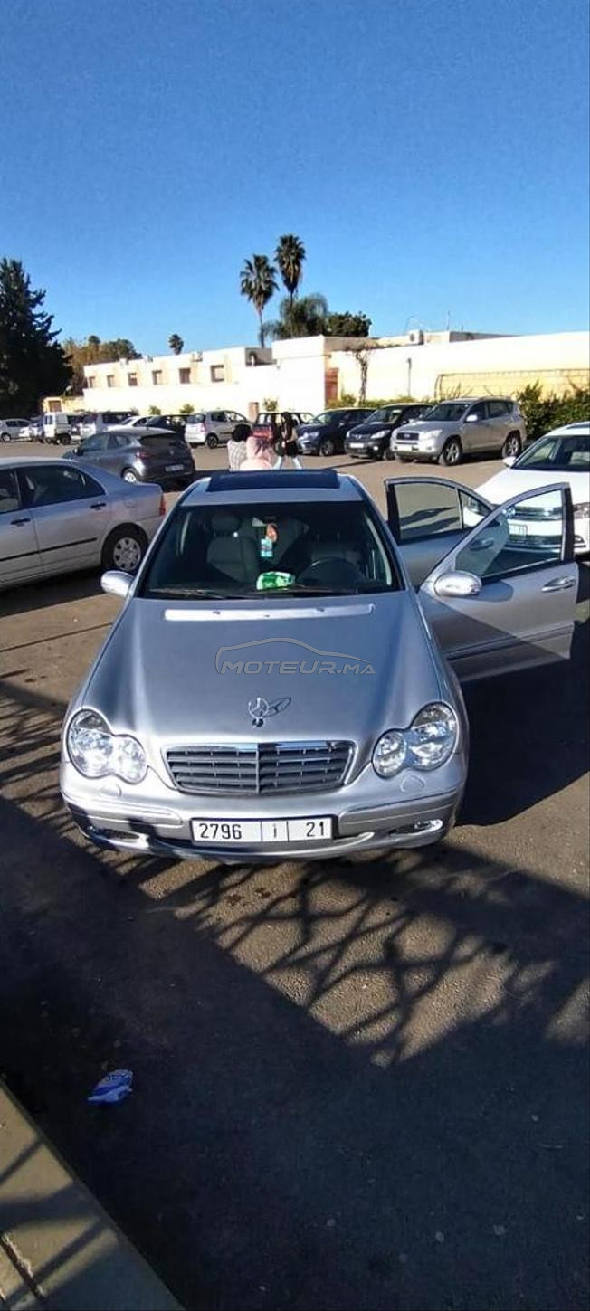Mercedes-Benz 220 