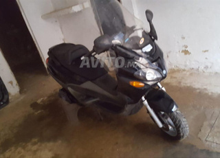 piaggio x9