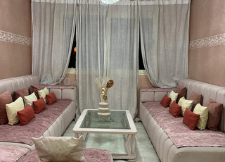 Appartement chic longue durée à côté de labelvie