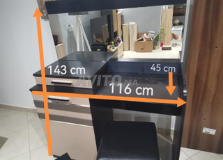 coiffeuse avec chaise