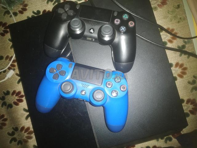 ps4 avec2  mannete et fifa 23