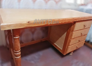 Bureau classique en bois