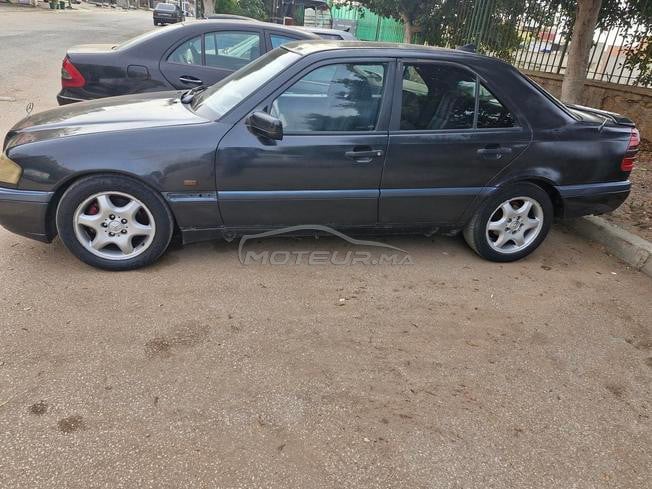 Mercedes-Benz 220 Diesel Manuelle 1994 à Salé