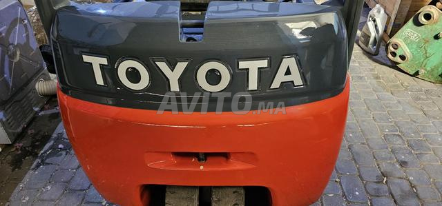 chariot elevateur électrique toyota 