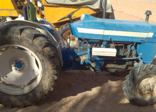 Tracteur ford 2000