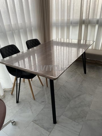 Table à manger 6 places très bon état 