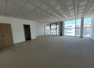 مكتب بمساحة 62م² للإيجار في أغادير باي