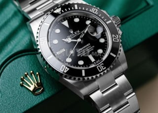 ساعة ⌚ انيقه وجميله 🎀 من شركة ROLEX 
