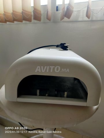 appareil catalyseur pour gel onglerie.