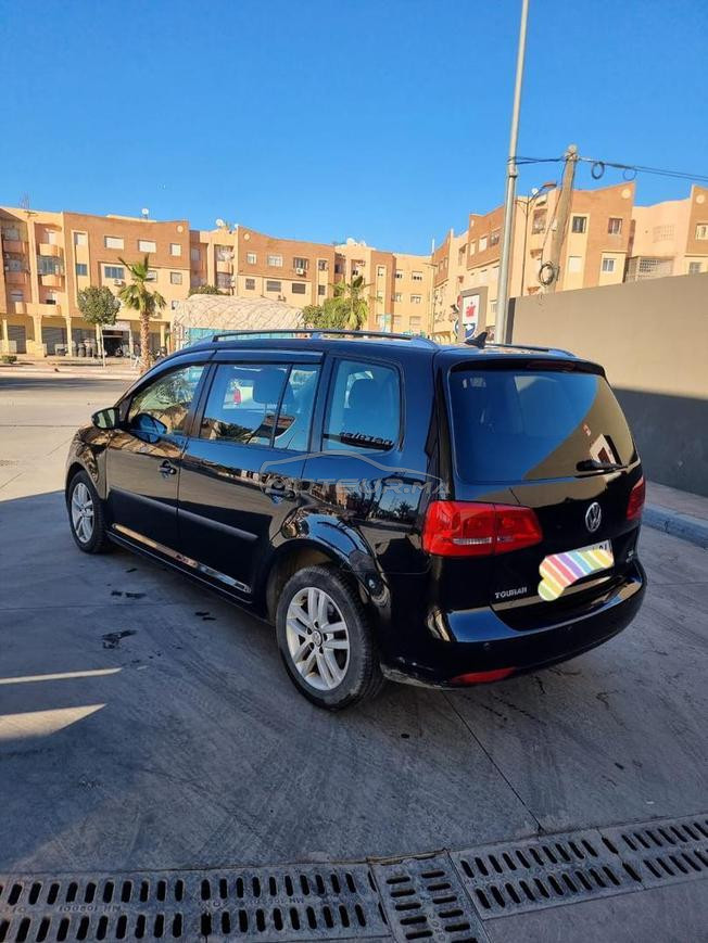 Volkswagen touran diwna 2015 model 2011